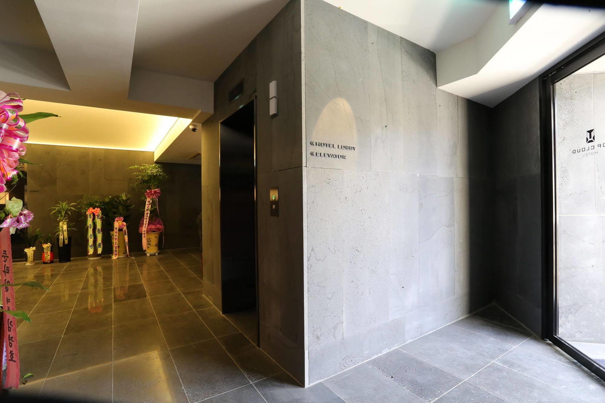 Suwon Top Cloud Hotel エクステリア 写真